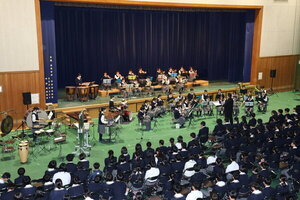 吹奏楽部の演奏