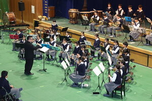 吹奏楽部の演奏